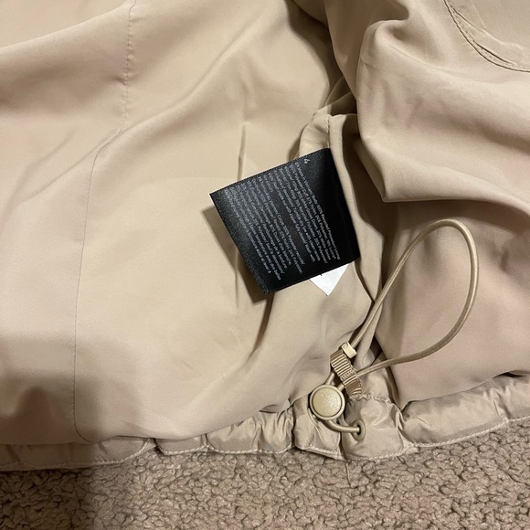 LULULEMON WUNDER PUFF SUPER CROPPED JACKET TRENCH SZ 4 - Picture 8 of 13